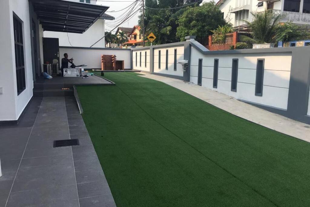 Villa 22Pax :Taman Pelangi Party House Nearby Midvelly Johor Bahru Exterior foto