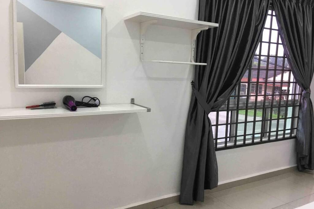 Villa 22Pax :Taman Pelangi Party House Nearby Midvelly Johor Bahru Exterior foto